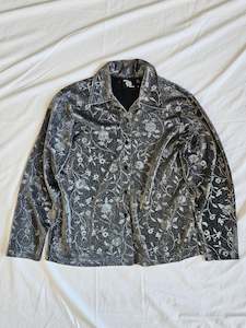 Daisy Designs shirt: Size L