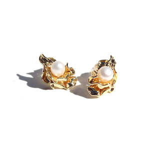 Queen Of The Foxes: Queen of the Foxes Earrings - Gold Ruched Pearl