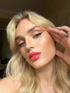 Suzy Lipstick Suzy x SJ Satin