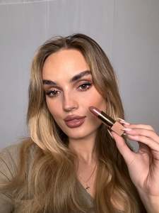 Beauty Wellness: Suzy Lipstick Mink (Satin)