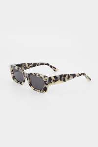60 Sale Fy2026: Goldie - White Tortoise