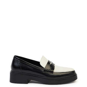 Loafers Brogues: Kathryn Wilson Thornton Loafer Black/White Hi Shine
