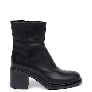 Kathryn Wilson Aw25: Kathryn Wilson Sylvie Boot Black Calf