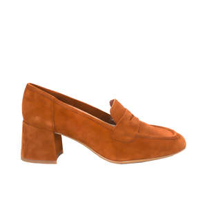 Loafers Brogues: Unisa Mendo Tan Suede Loafer