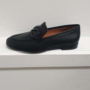 Neo AG24513 Black Leather
