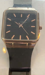 Watches Square face Analogue watch