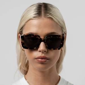 Sunglasses: Pia - Tortoise