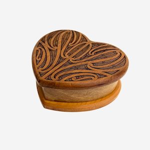 Beauty Accessories: Heart Trinket Box -Papa Huia Ngakau 2