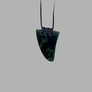 Pounamu: Te Wahi Pounamu Niho / Tooth