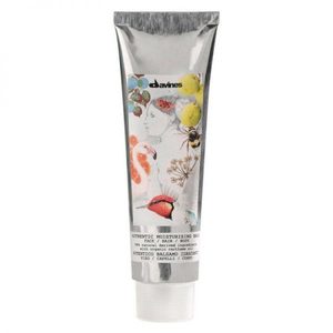 Products: Davines Authentics balm Jam Hair Wellington Natural body