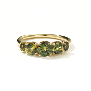 Meadowlark: 9k Yellow Gold Signature 5 Stone Ring - Green Sapphire