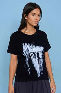 Under 150: Röna Fitted Tee (Grunge)