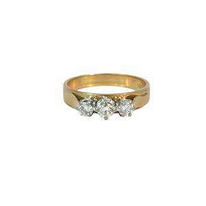 Diamond 3 Stone Ring in 18ct Gold
