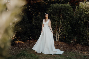 Products: JENNY BRIDAL - LAURA Jenny Bridal