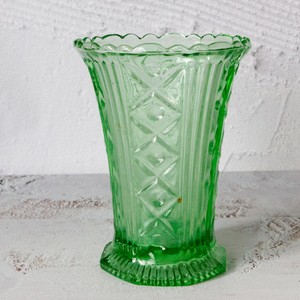 Products: Large Green Depression Glass Vase – Diamond Pattern, Sawtooth Edge