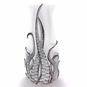 Modgy Vase ~ Octovaz