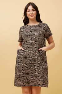 Caroline Morgan Geometric Shift Dress ~ Black & Tan