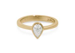 Valentines Day 2021: Pear Shaped Diamond Engagement Ring, Yellow Gold