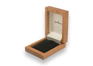 Trbc: Classic Wooden Pendant Box