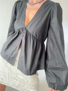 Nelly: Perfect Puff Sleeve Blouse Black