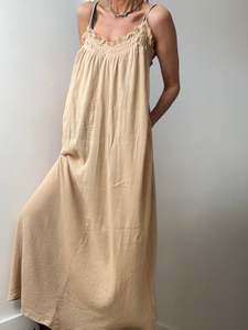 Promotion: Moost & The Muse Sammy Dress Beige