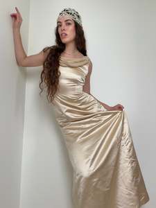 One Off Pieces: Oyster Vintage Silk Wedding Dress