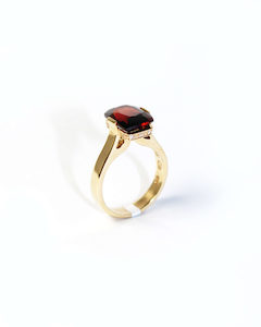 Elegant Garnet Dress Ring