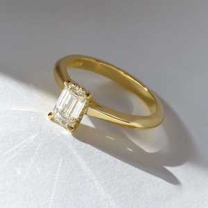 Bespoke Gallery: Emerald-Cut Diamond Solitaire