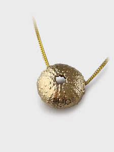 Products: White Topaz FLORET slider pendant – Julie Pijfers – Designer Jeweller