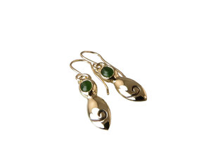 Products: Totorere – Shell Link earrings – Julie Pijfers – Designer Jeweller