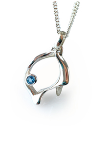 Products: TUI silhouette pendant – Julie Pijfers – Designer Jeweller