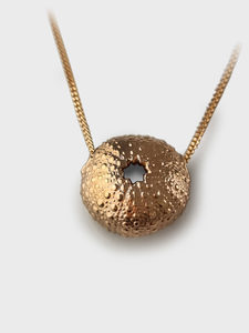 Products: Strombus Shell pendant – Julie Pijfers – Designer Jeweller