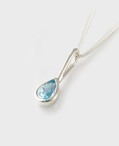Products: PD ss554 Sterling Silver single mini Embossed Heart layering pendant & chain – Julie Pijfers – Designer Jeweller