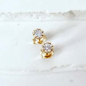 Earrings: Elevate Your Everyday: 9ct Yellow Gold Lab Diamond Studs