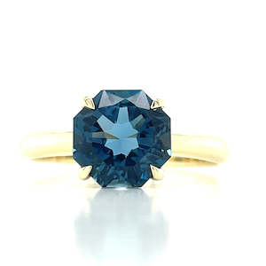 Gemstone Jewellery: 9k Yellow Gold Octagonal London Blue Topaz Ring