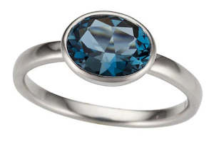 Rings Solitaire: 9k White Gold 17.00ct London Blue Topaz Ring