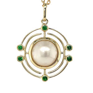 Mothers Day Gifts: 9k Yellow Gold 3.13ct Mabe Pearl & Tsavorite Pendant