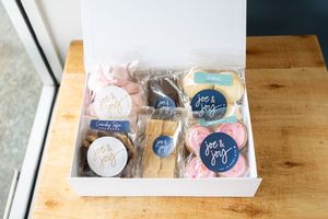 Products: Biscuit & Russian Fudge Gift Box