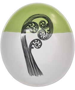 medium oval bowl: ponga frond 4 green dipped