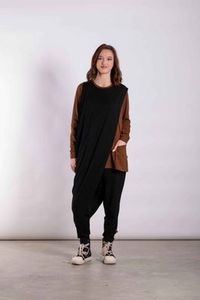 Deeanne Hobbs: Sway Line Top