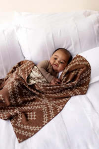 New Mama: Pēpi Blanket - Hawaiiki Pēpi - Pātikitiki 100% Organic Cotton - Brown