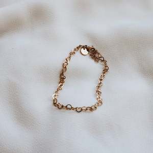 Jewellery 1: Bracelet - Heart Chain - Katy B