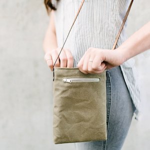 Portrait Crossbody – Sathi Collection