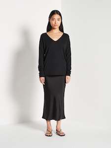 Jhl Fine Cotton Cashmere: JHL V-Neck L/S T (Fine Cotton Cashmere) Black