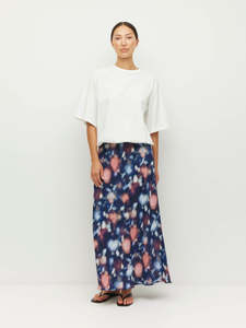 Em Skirt (Rosette Haze Crepe) Night Fall