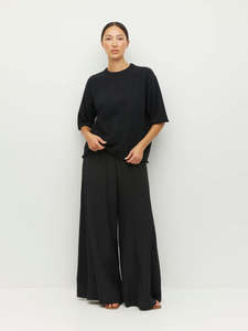 Classic Minimal: Rolled Hem T (Cotton Knit) Black