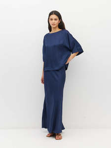 250 500: Nami T (Soft Matte Satin) Navy Crush