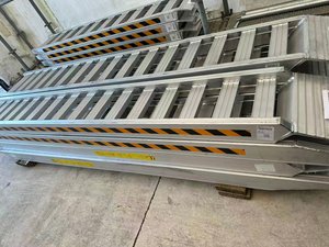 Products: Aluminum loading ramps 4.5T load capacity 3.5m longX 500mm wide X 142mm Height - one pair. - Gallop Imports