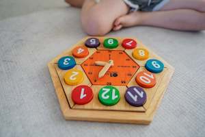 Q Toys: Q Toys Clock Puzzle