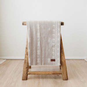 Bo & Ko Baby Alofa Pepe Blanket (Pebble)